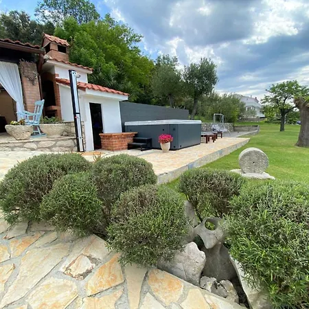 Tolles In Mit Garten By Interhome Supetarska Draga