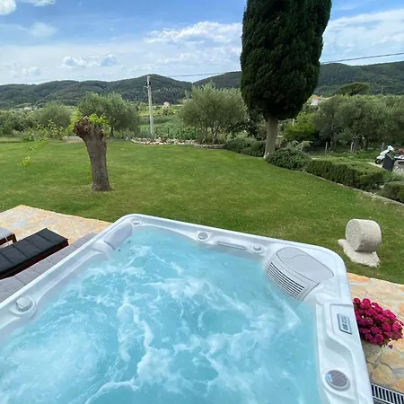 Tolles In Mit Garten By Interhome *