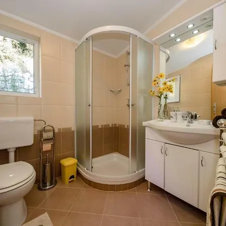 Tolles In Mit Garten By Interhome Holiday home *