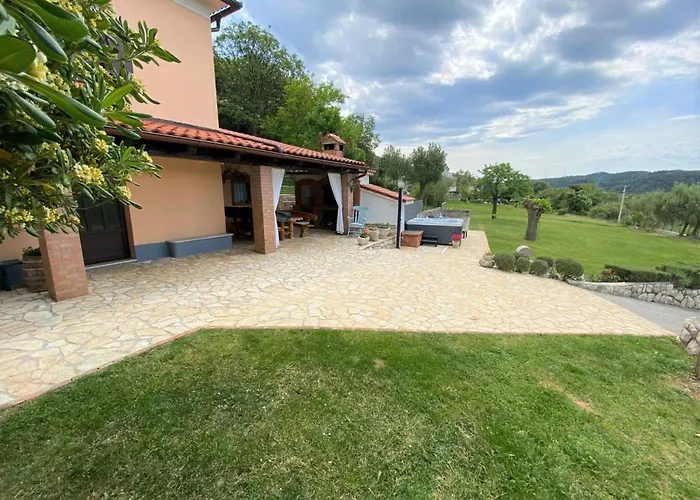 Tolles In Mit Garten By Interhome Case de vacanță *